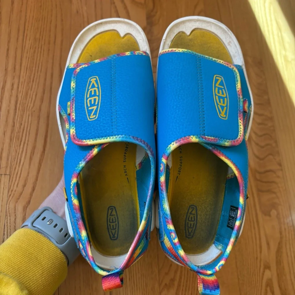 Keen Knotch Creek Sandals Big Kids youth boys size 4 girls Blue rainbow Shoes